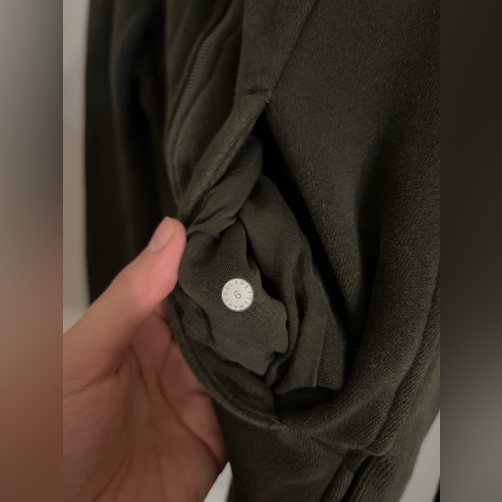 Lululemon Scuba Hoodie *Light Cotton Fleece in Dark Olive Size 6 - Picture 6 of 9